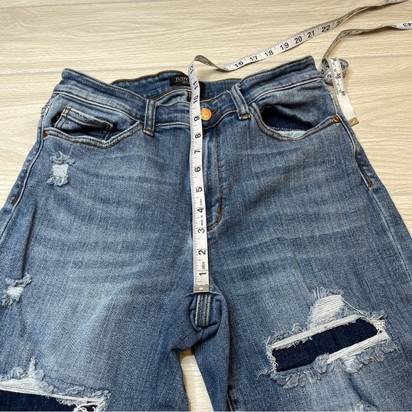 Judy Blue JB82525MD Relaxed Fit Distressed Patch Stretch Jeans Womens Size 11/30 - Picture 13 of 15